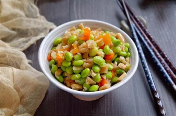 峪科配资 萝卜干炒毛豆怎么做才好吃？掌握好几个关键步骤，又脆又香超下饭